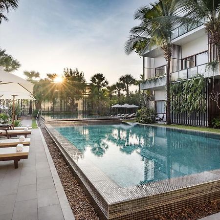 Shintana Saya La Maison Siem Reap Exterior photo The hotel's pool