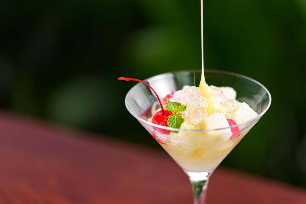 Shintana Saya La Maison Siem Reap Exterior photo A dessert being drizzled with crème anglaise