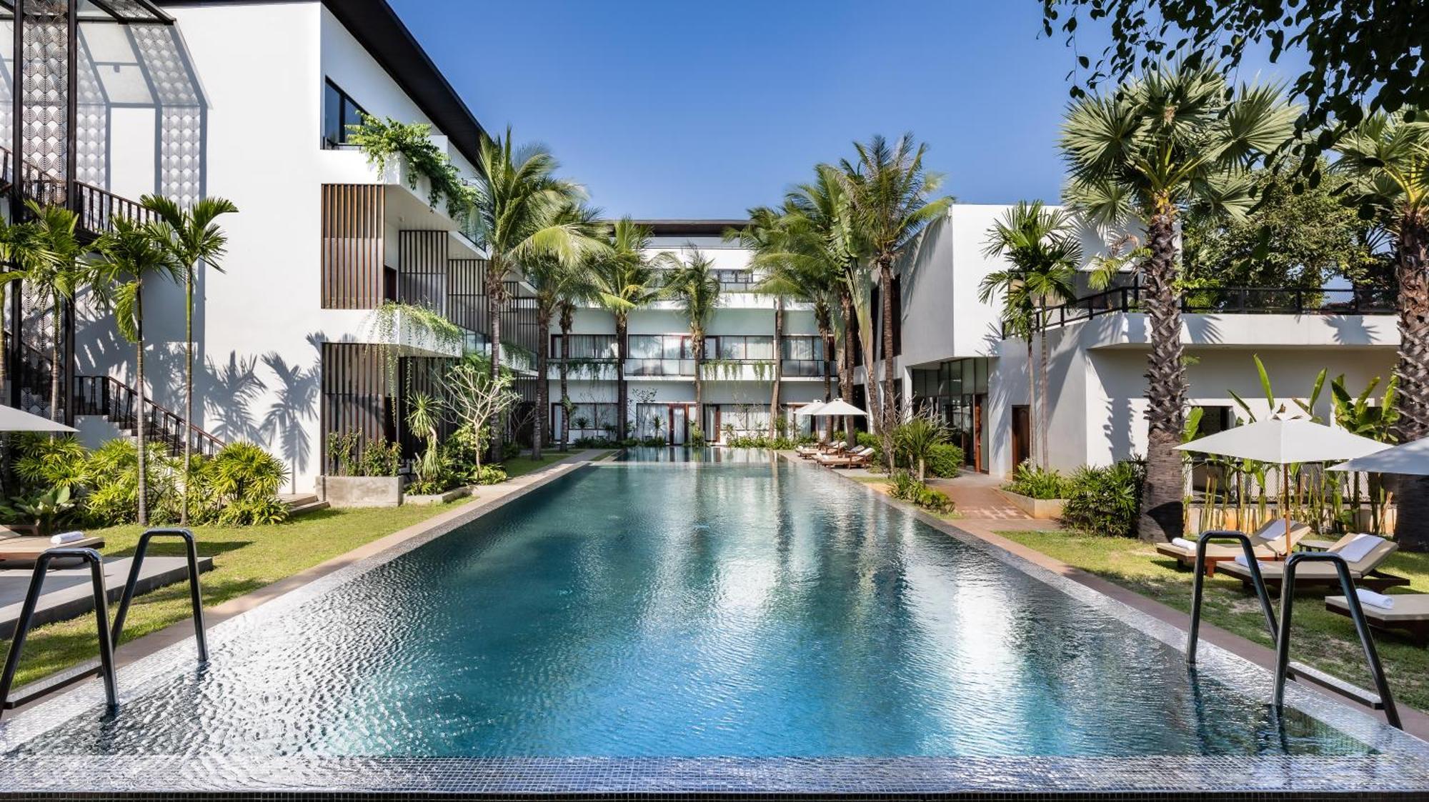 Shintana Saya La Maison Siem Reap Exterior photo The pool at the hotel