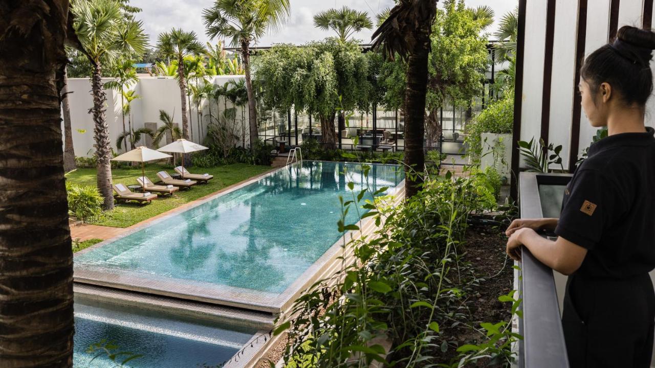 Shintana Saya La Maison Siem Reap Exterior photo The hotel's swimming pool