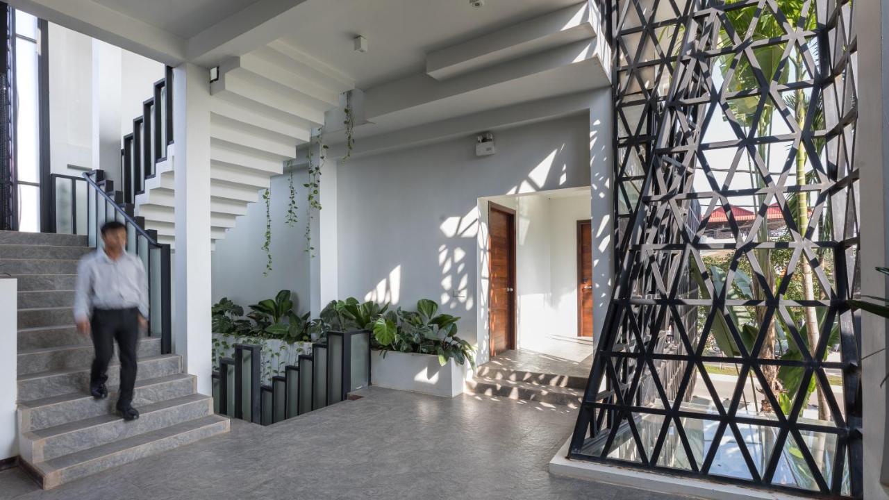 Shintana Saya La Maison Siem Reap Exterior photo Interior of the building