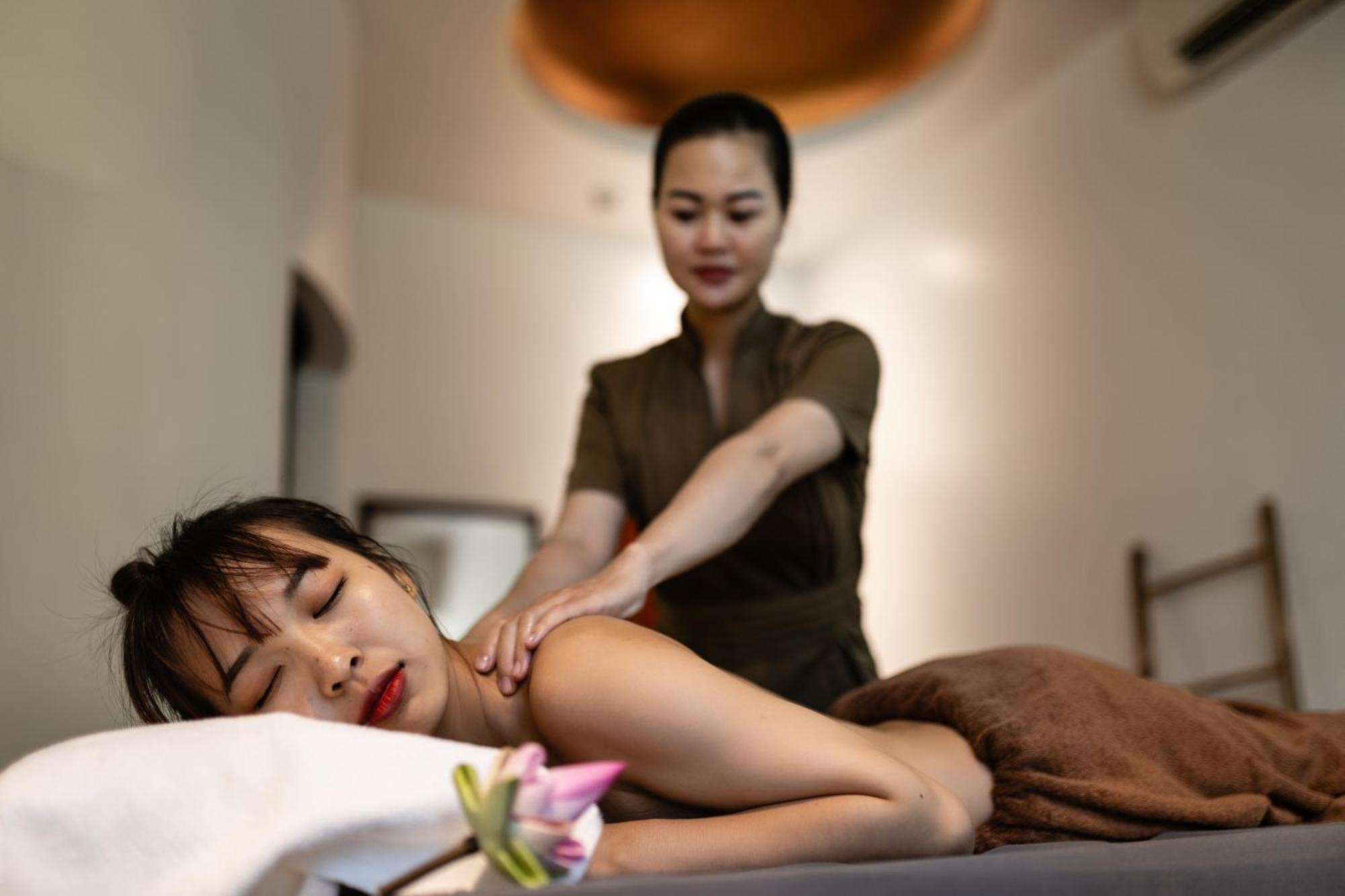 Shintana Saya La Maison Siem Reap Exterior photo Thai massage